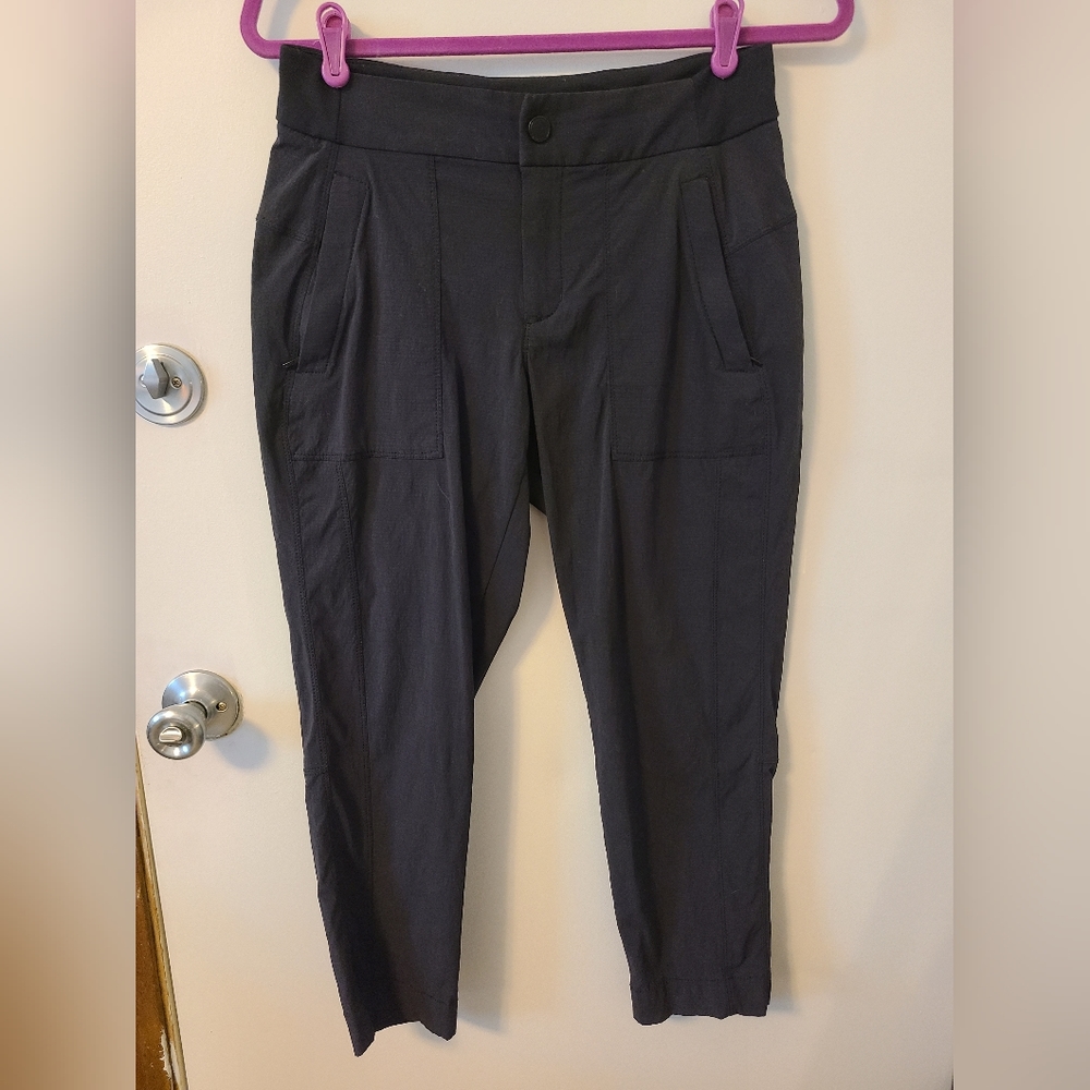 Athleta trekkie capri pants
